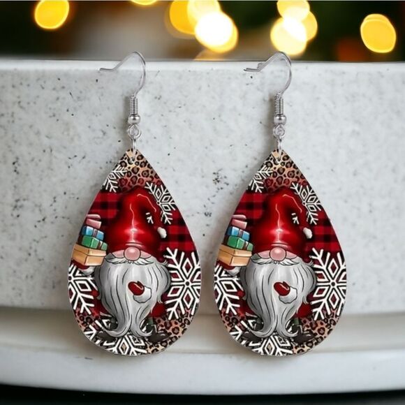 Holiday Earrings 🎄Santa Gnome 🎅 Christmas Faux Leather Dangle Drop Ear Jewelry - Picture 1 of 9